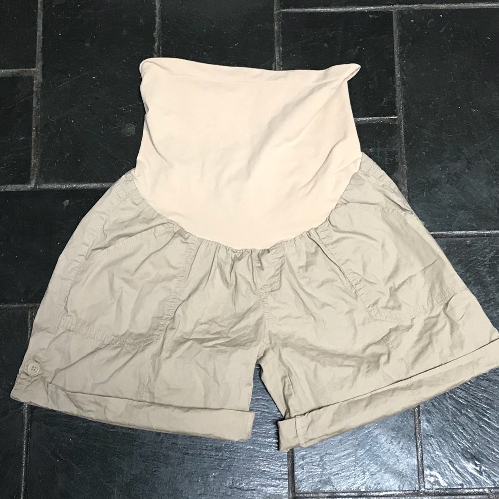 Oh Baby by Motherhood khaki shorts size s
